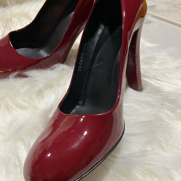 Authentic Gucci Patent Burgundy Pumps toooo Cuteee - Must have! - Picture 2 of 6